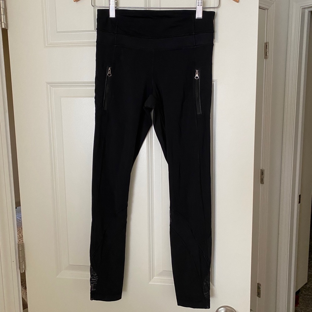 Lululemon Black Leggings 25” with Pockets